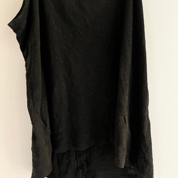 H&M light tank top with buttons - Picture 3 of 3